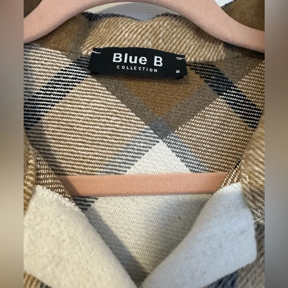 Shacket - Picture 2 of 3